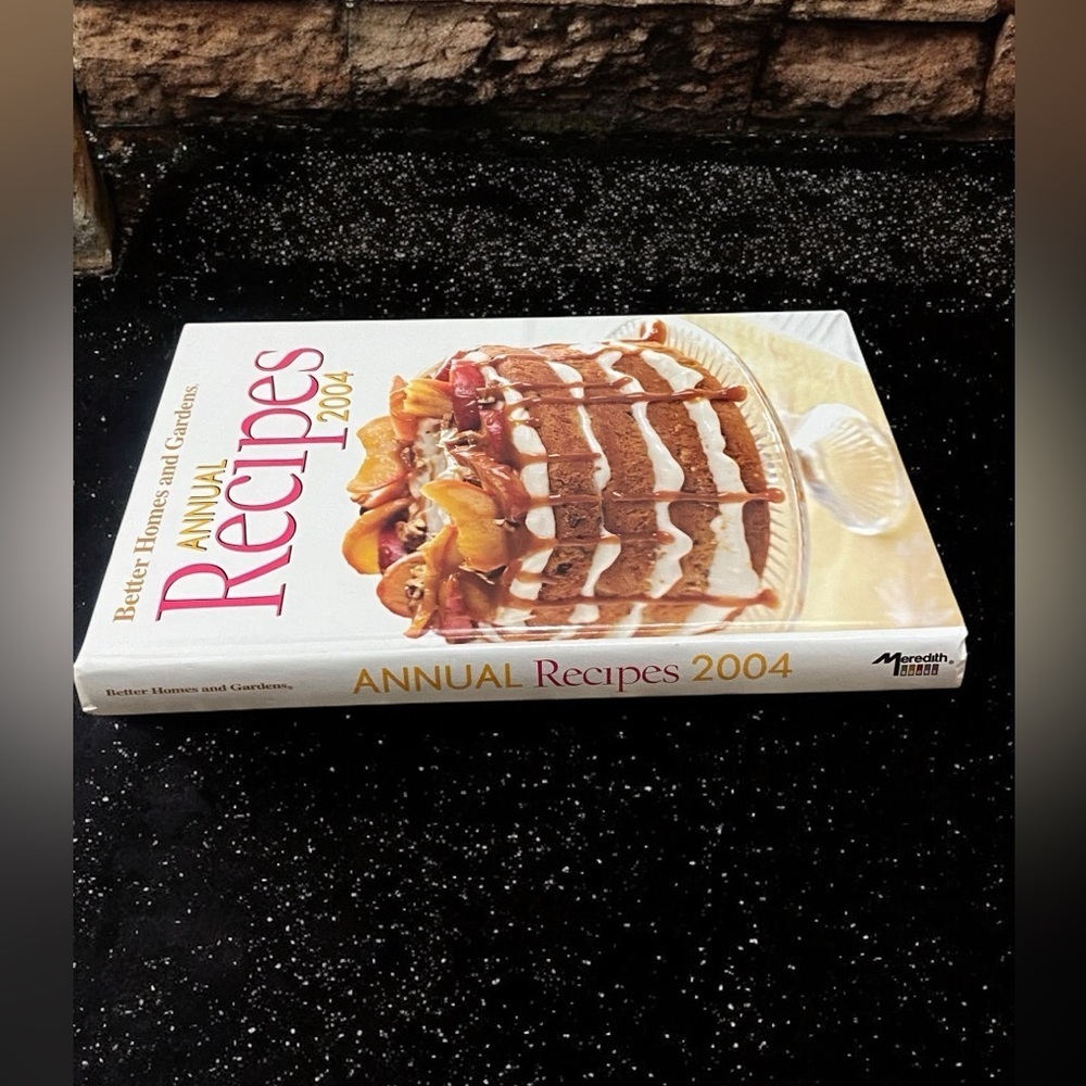 🌟 Better Homes & Gardens Annual Recipes 2004 - Cookbook gift
Vintage - Picture 3 of 4